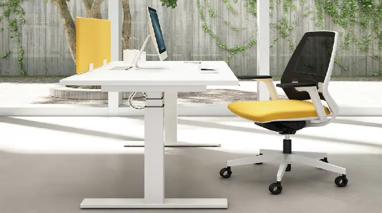 height adjustable Desks delhi
